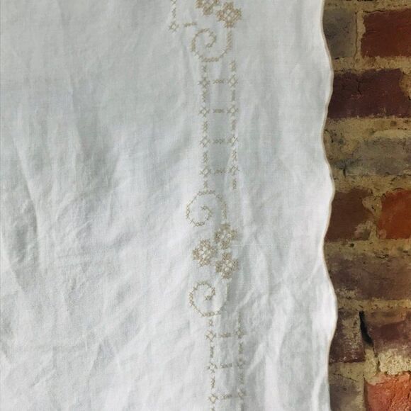 Tablecloth Vintage Cotton Cross Stitch 46'' x 50" - Picture 5 of 5